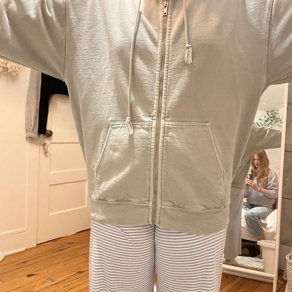 Brandy Melville christy zip up!!! Oversized version - Picture 3 of 4